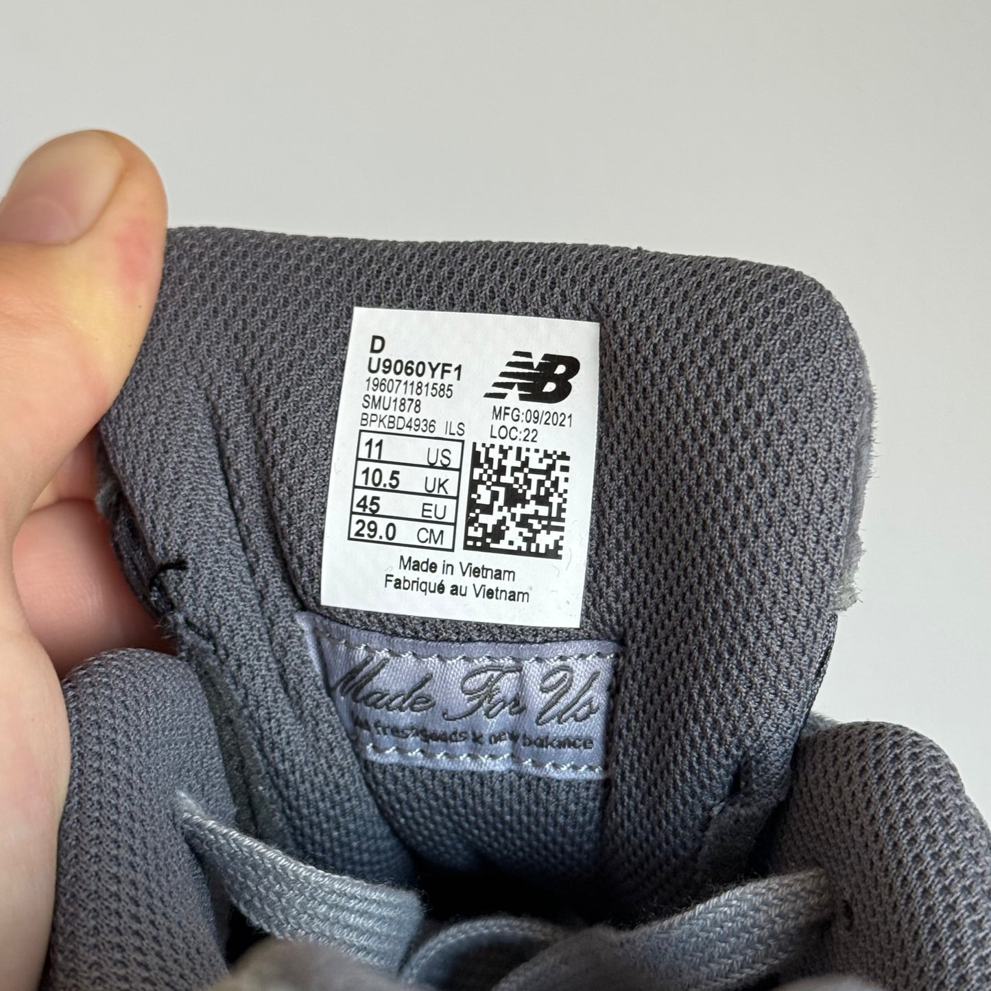 New Balance 9060 Grey