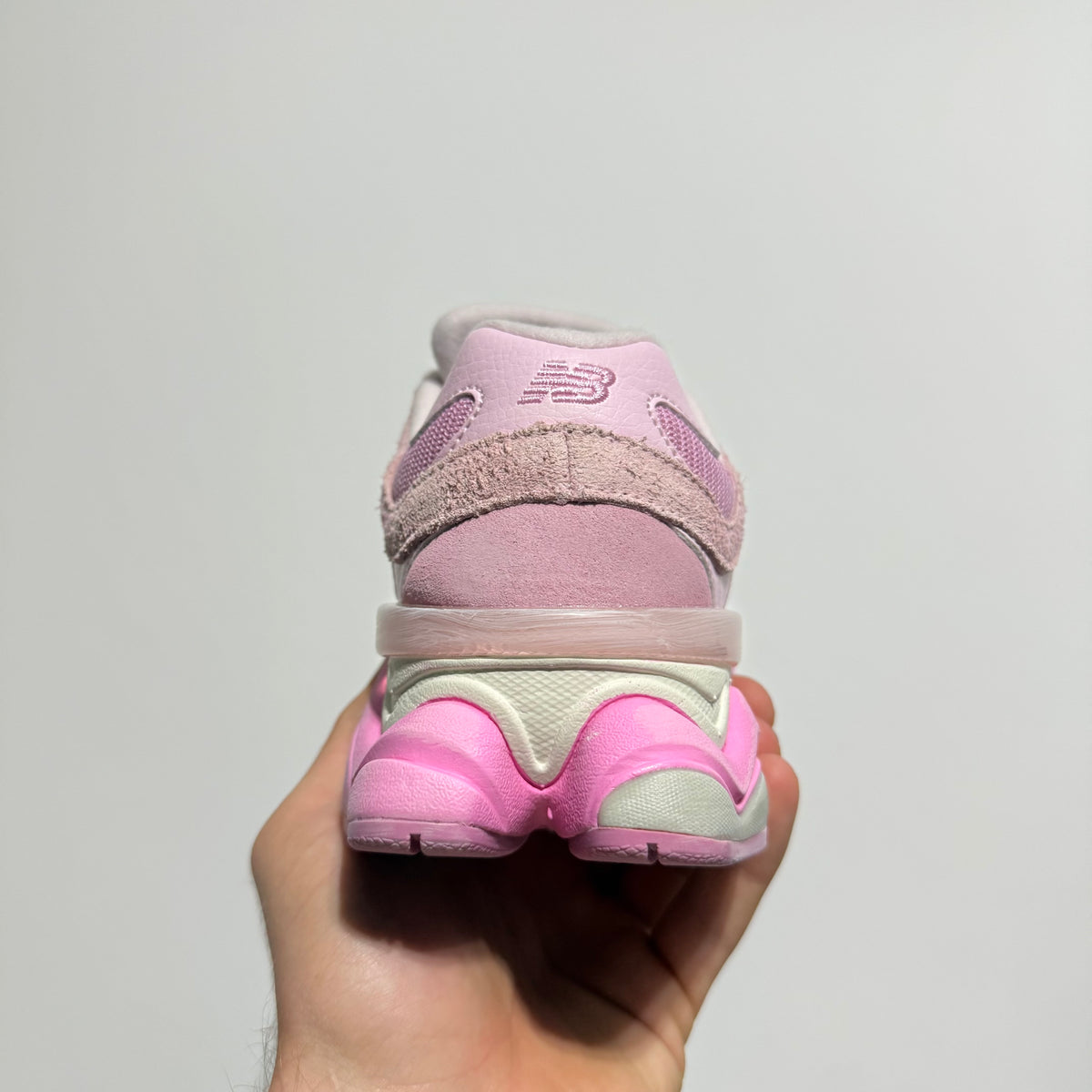 New Balance 9060 Pink