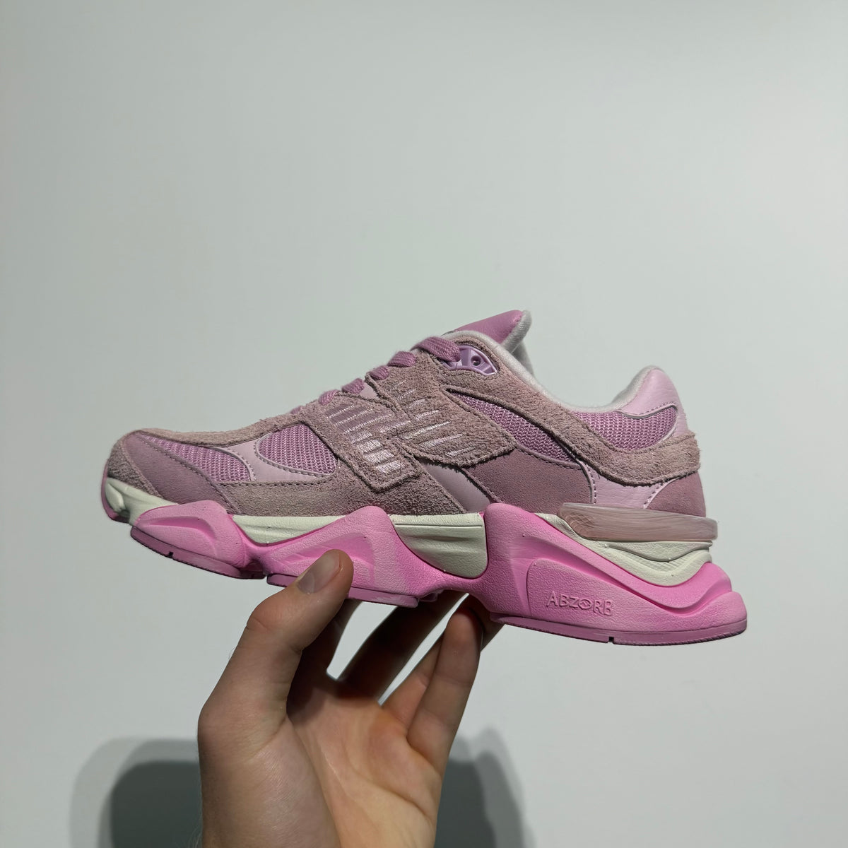 New Balance 9060 Pink