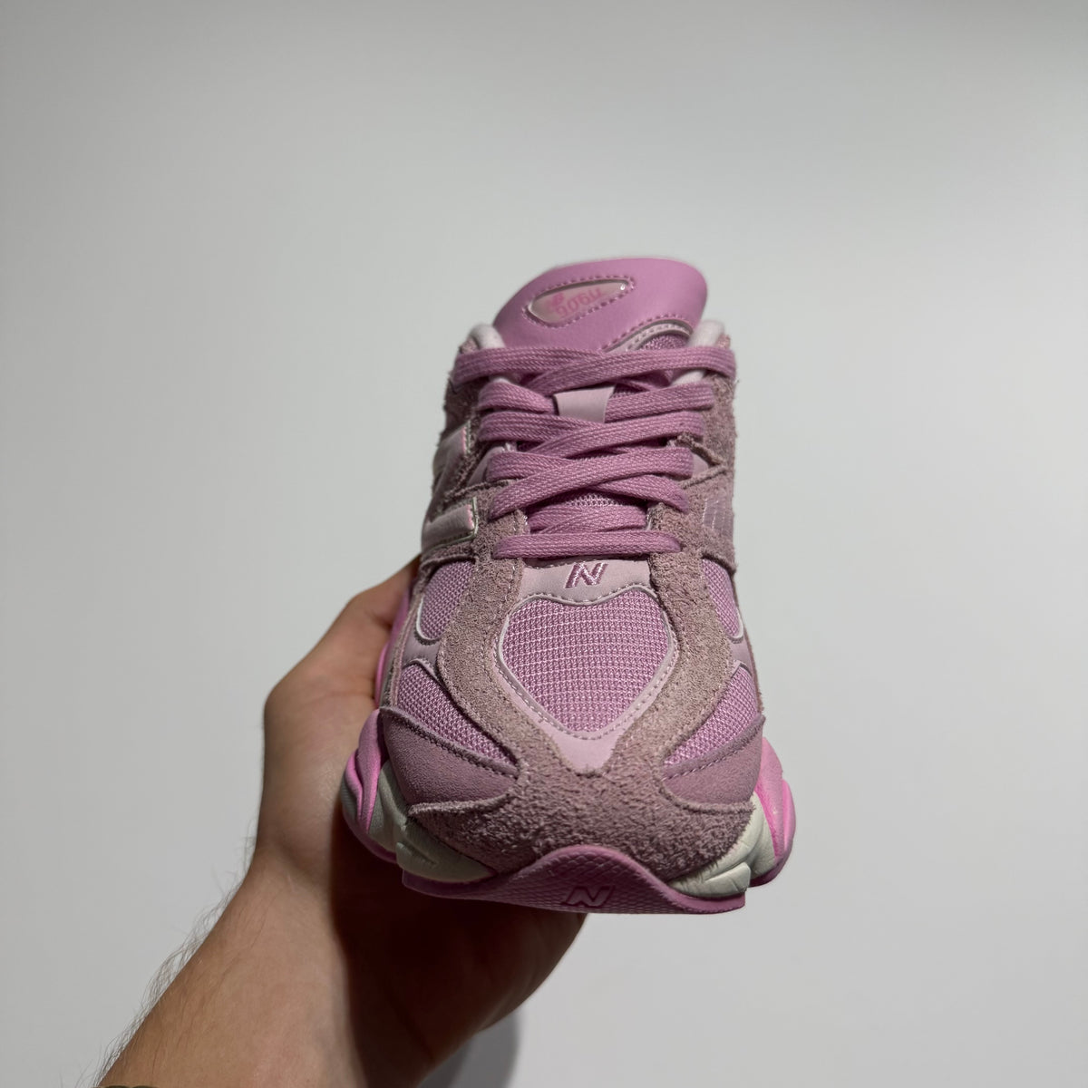 New Balance 9060 Pink
