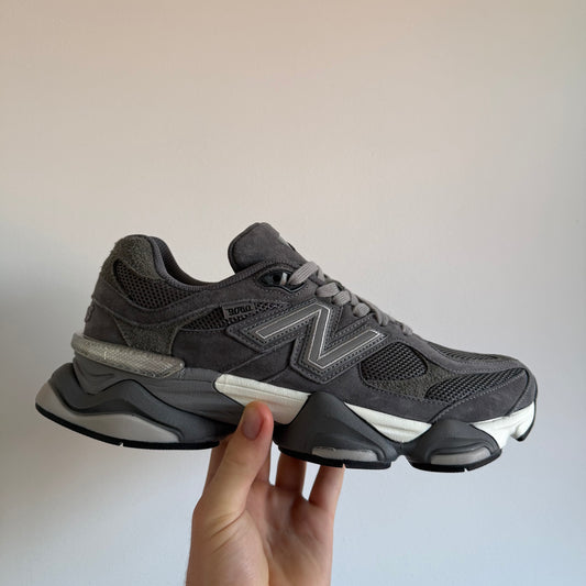 New Balance 9060 Grey